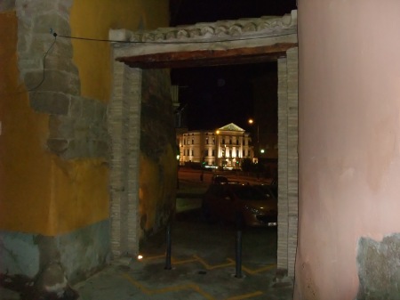 Casco Antiguo. Zona de la Muralla. LA PORTETA. Se trata de una de las pocas entradas en la ciudad de Huesca claramente identificable. Restaurada.
